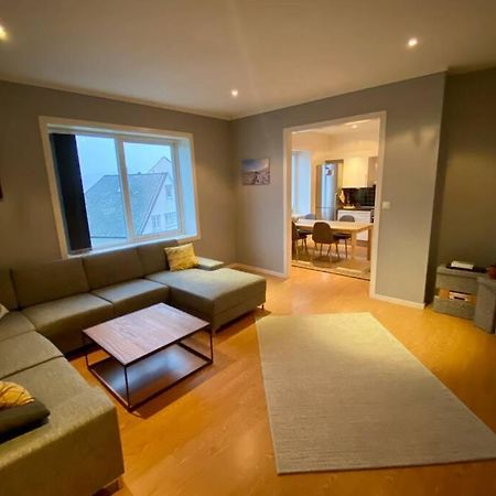 Nice And Central Apartment In Quiet Area Ålesund Kültér fotó