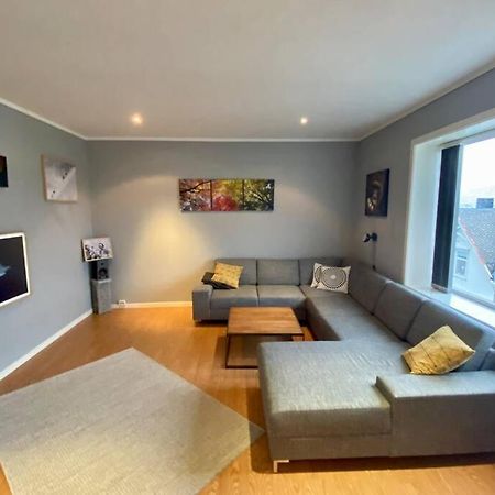Nice And Central Apartment In Quiet Area Ålesund Kültér fotó