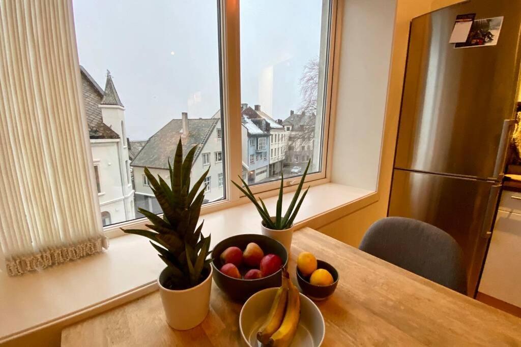 Nice And Central Apartment In Quiet Area Ålesund Kültér fotó